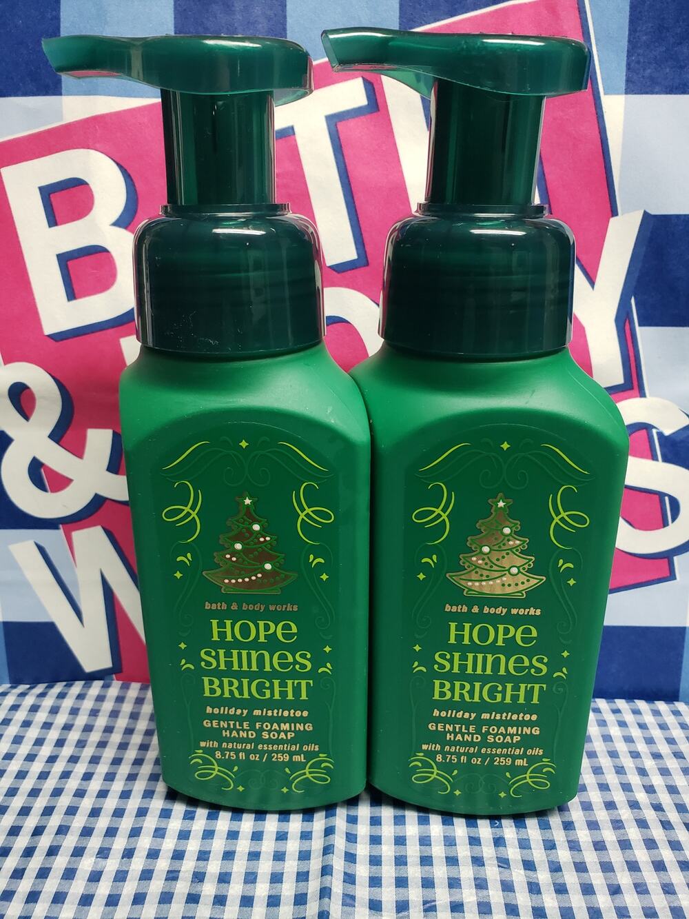 BBW Hope Shines Bright Holiday Mistletoe Gentle Foaming Hand Soap 2 Pack